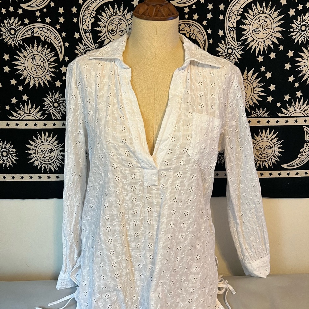 Elegant White Eyelet Tunic Top